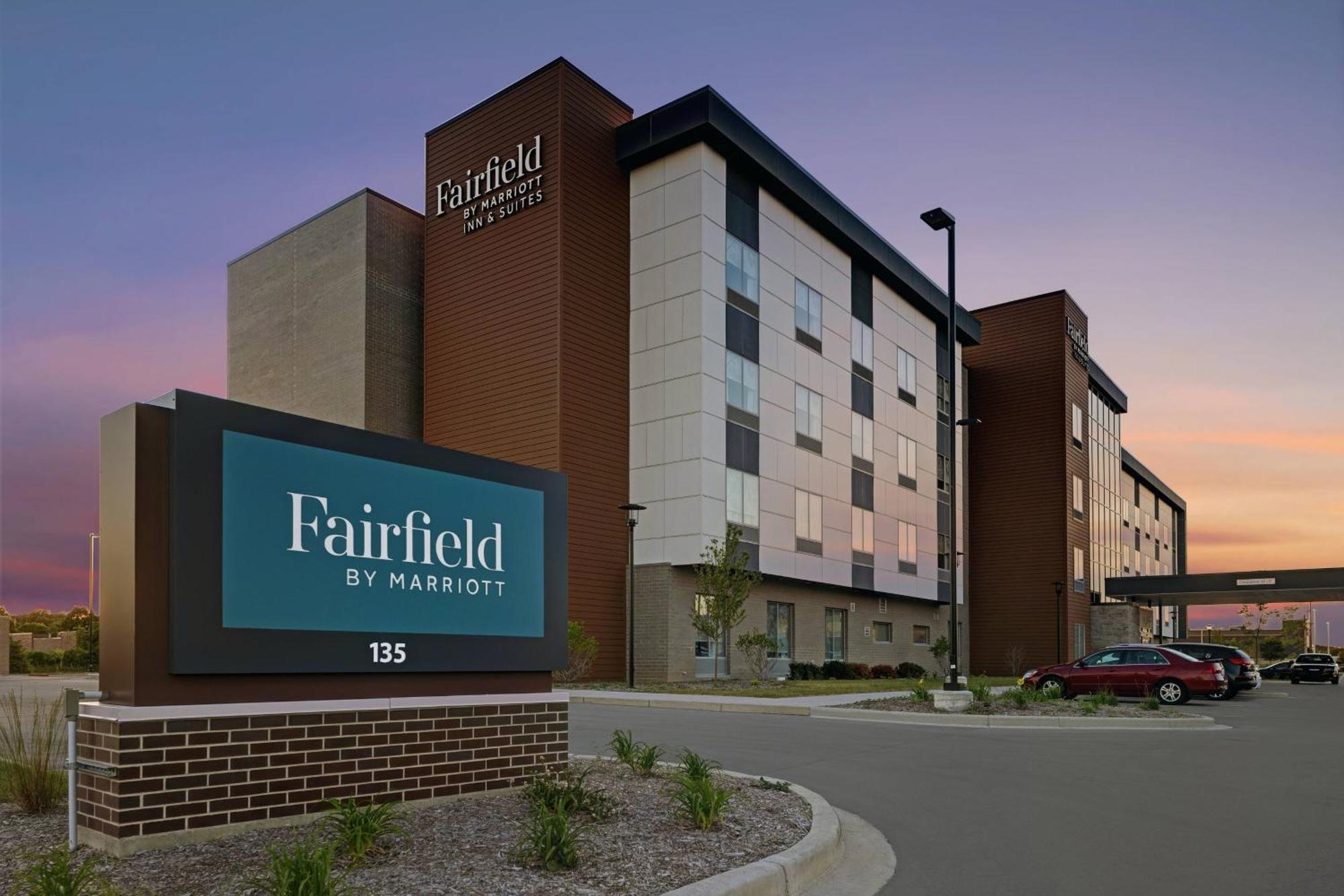 Fairfield Inn & Suites By Marriott Milwaukee ברוקפילד מראה חיצוני תמונה
