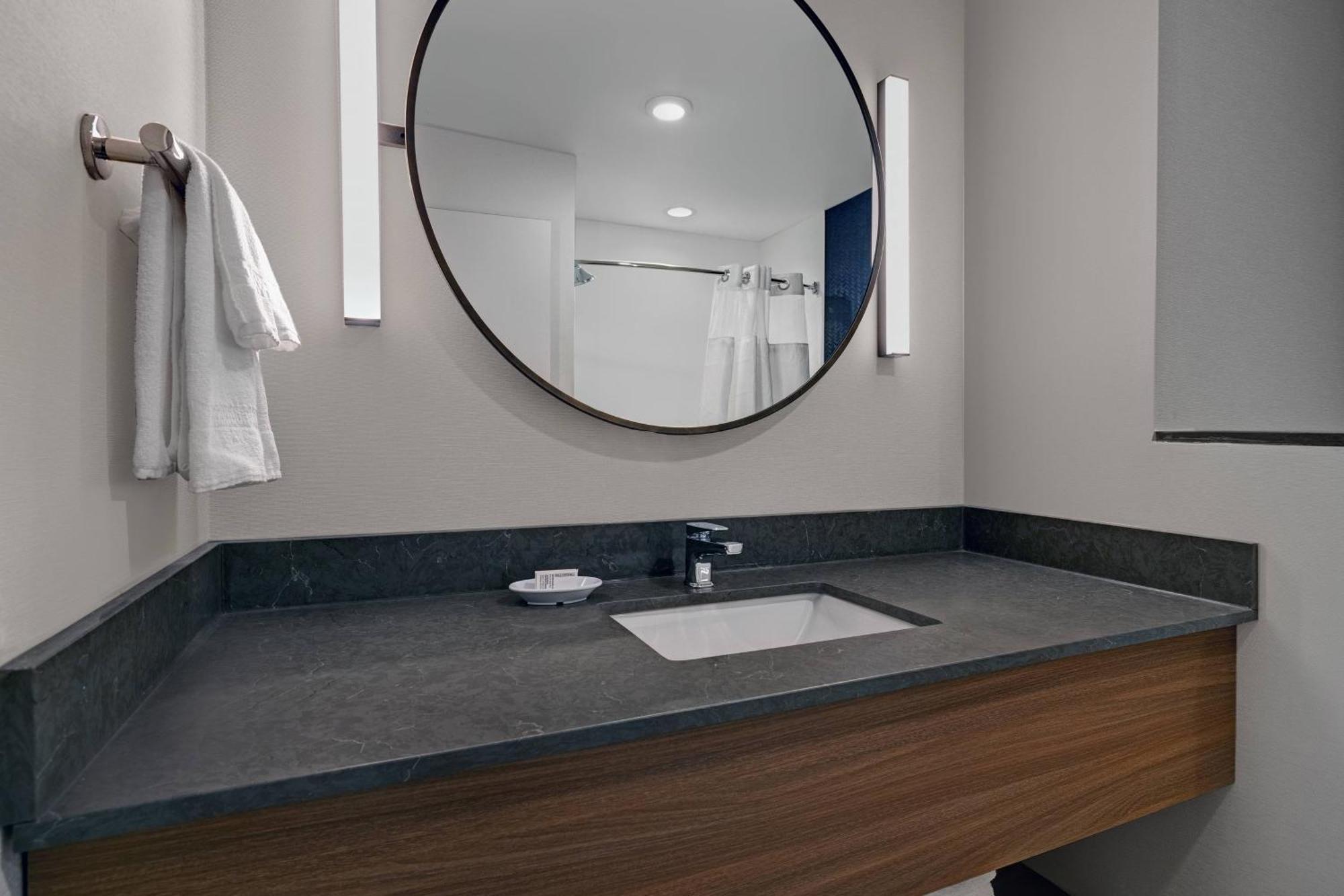 Fairfield Inn & Suites By Marriott Milwaukee ברוקפילד מראה חיצוני תמונה