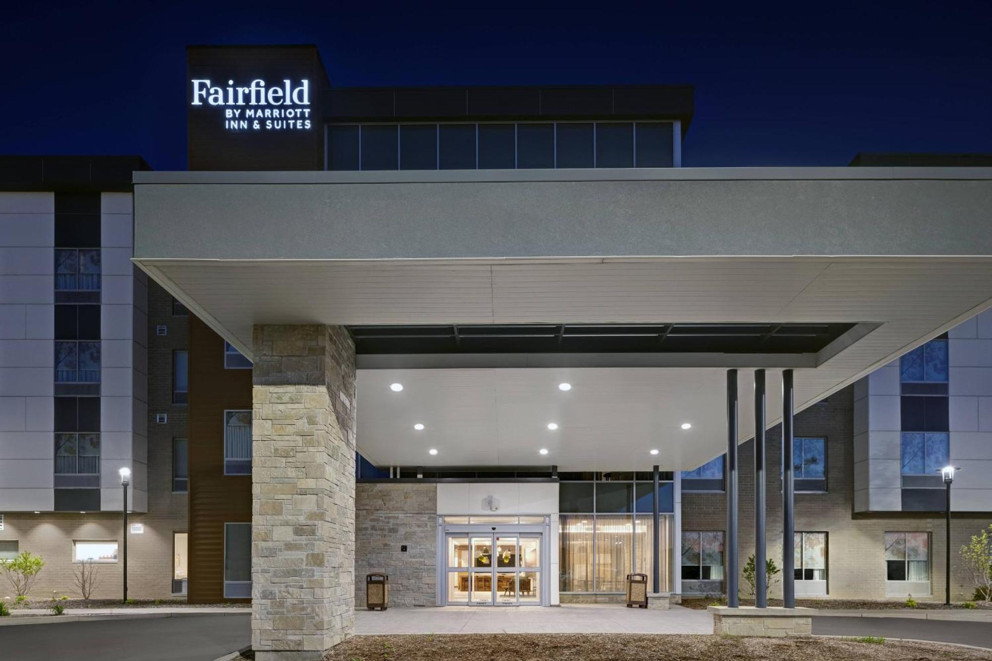 Fairfield Inn & Suites By Marriott Milwaukee ברוקפילד מראה חיצוני תמונה